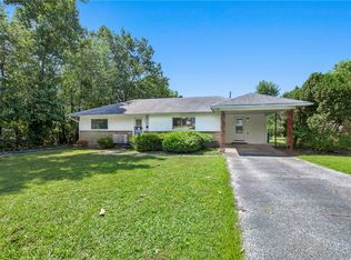 808 W Magnolia St, Rogers, AR 72756