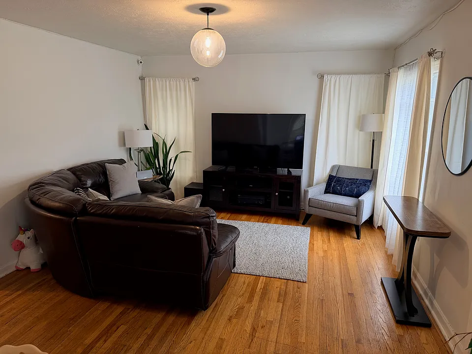 22 W Zane Ave #1