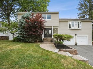 29 Lakeview Dr, West Orange, NJ