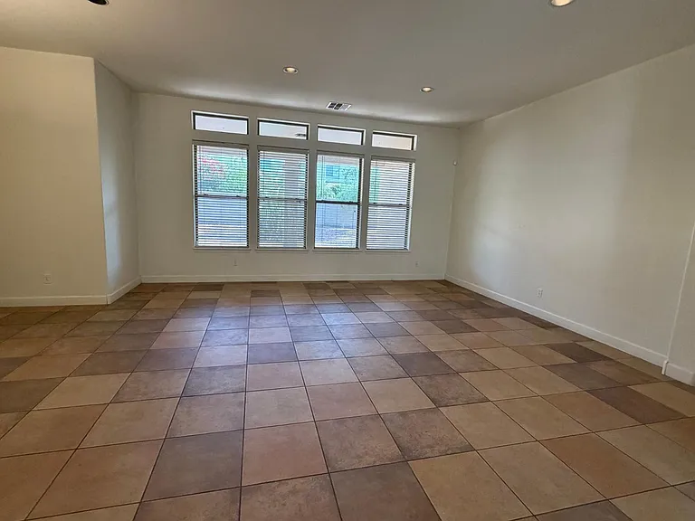 4505 W McNeil St — Photo 9