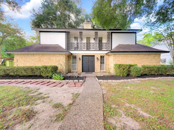 10806 Creektree Dr, Houston, TX 77070