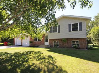 1004 Donna Dr NW, Alexandria, MN 56308