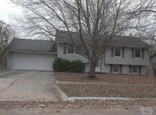 2106 Edgebrook Dr, Marshalltown, IA 50158