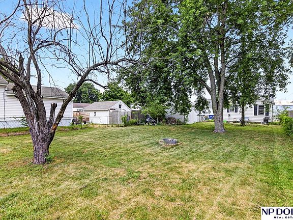 3rd image of 1236 E Cuming St