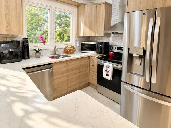 32 Hargrave Rd, Kawartha Lakes, ON K0M 2B0