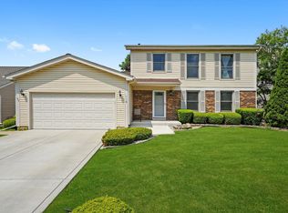 116 Somerset Dr, Streamwood, IL 60107