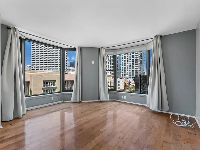 500 W Harbor Dr #714 — Photo 22