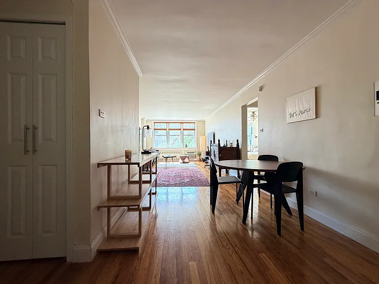 415 Argyle Rd #6R — Photo 1