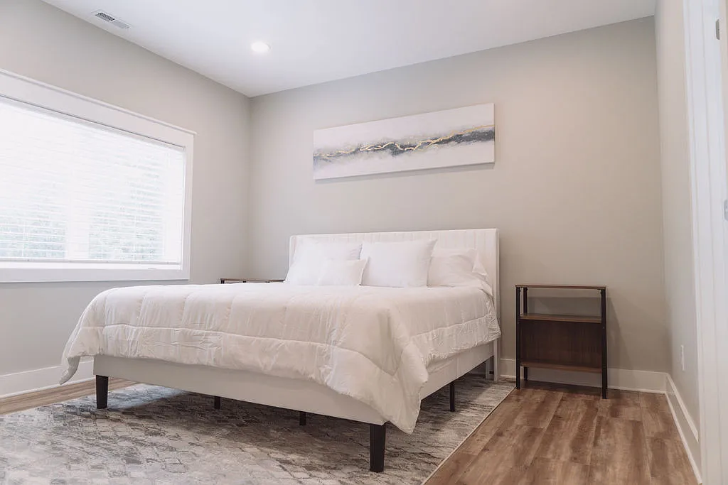 2 bed, 1.5 bath, 2000 sqft, $4,500 — Photo 3