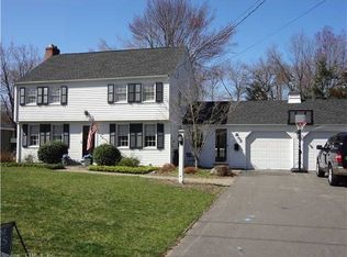 131 Richmond Ln, West Hartford, CT 06117