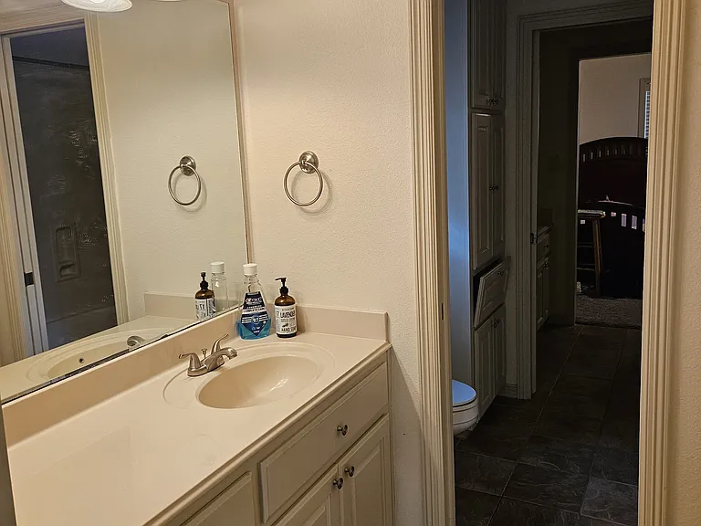 2426 Newark Cir — Photo 11