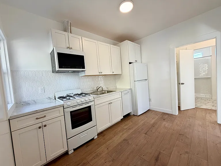 2629 1/2 Granada St #2629-1/2 — Photo 11