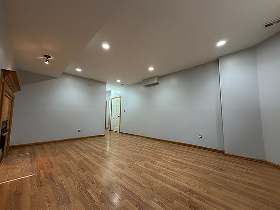 3rd image of 3246 W Warren Blvd #G