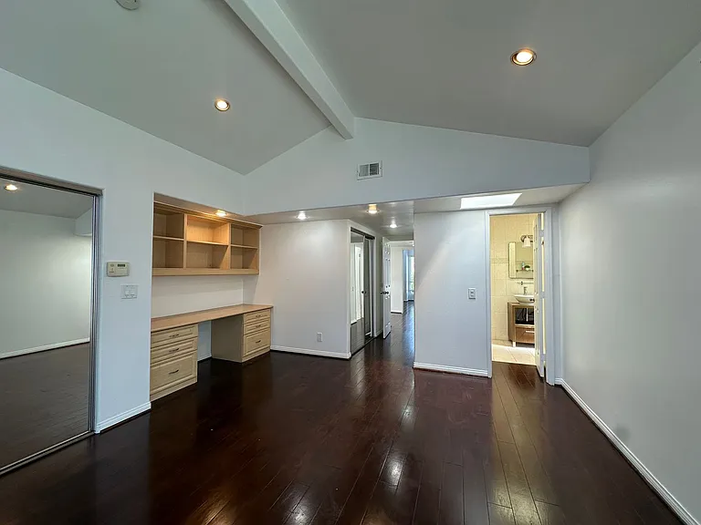 220 21st St — Photo 34