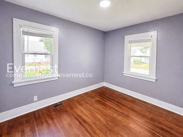 1803 Talbot St — Photo 13