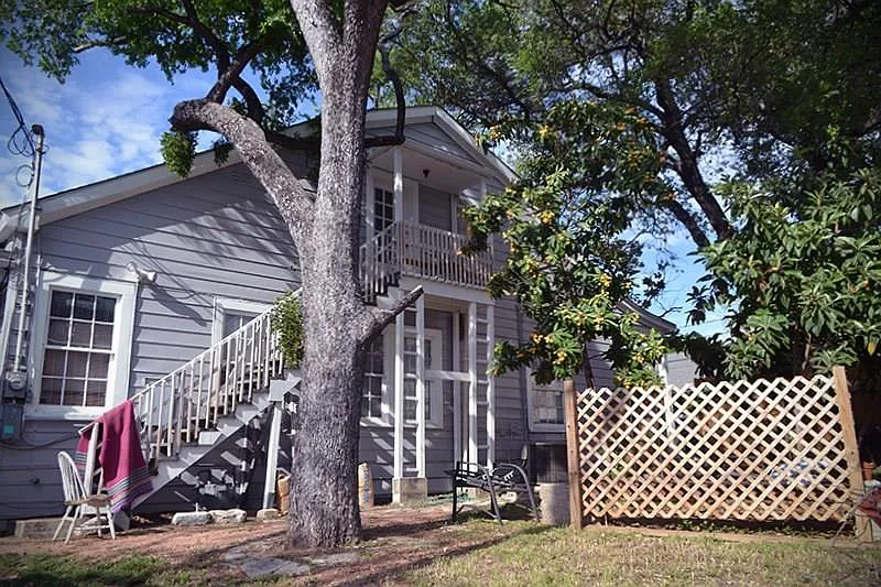 2800 Salado — Photo 2