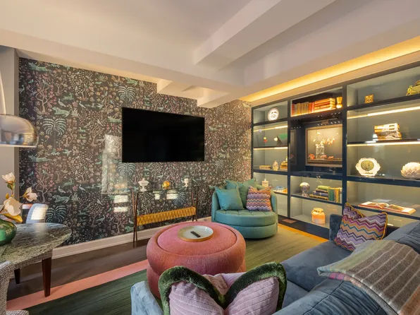 130 West 12th Street image 13 of 29