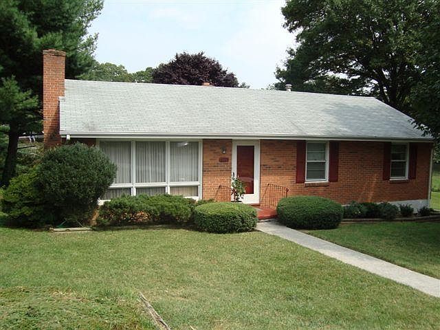 1st image of 5225 N Lake Dr NW