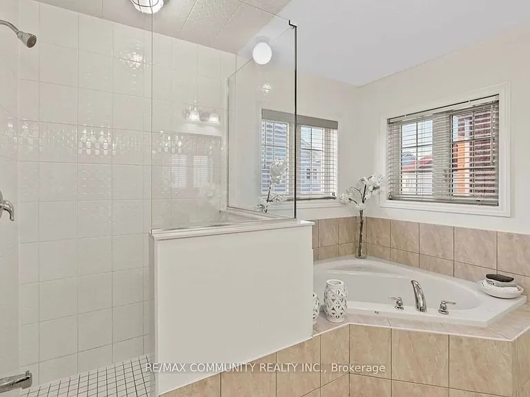 64 Bill Hutchinson Cres — Photo 23