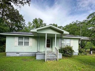 76 Pickle Rd, Salters, SC 29590