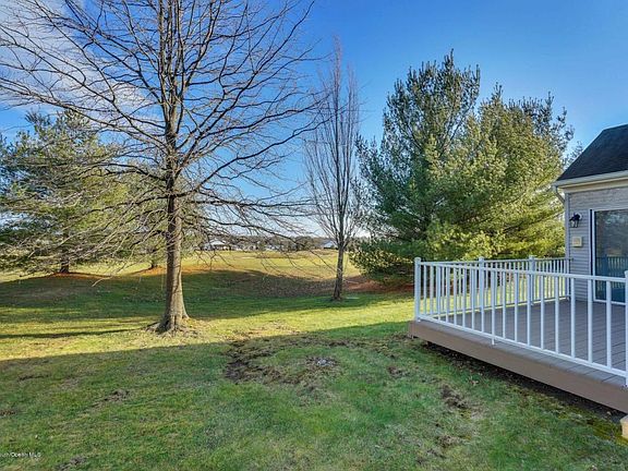 4th image of 10 Dunrovin Ct
