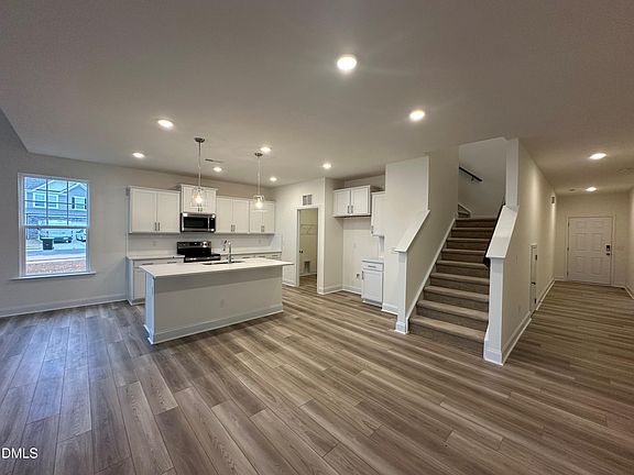5th image of 649 Hipwood Dr