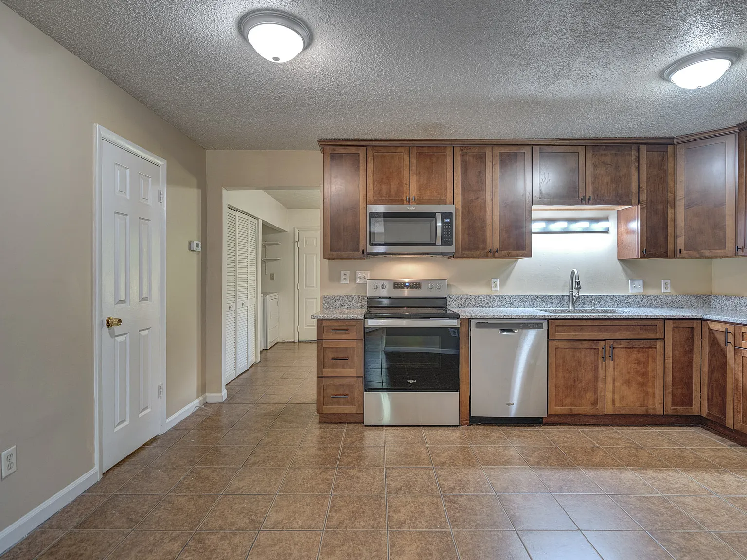 135 Clover Valley Cir — Photo 3