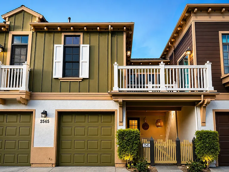 2545 Bungalow Pl — Photo 7