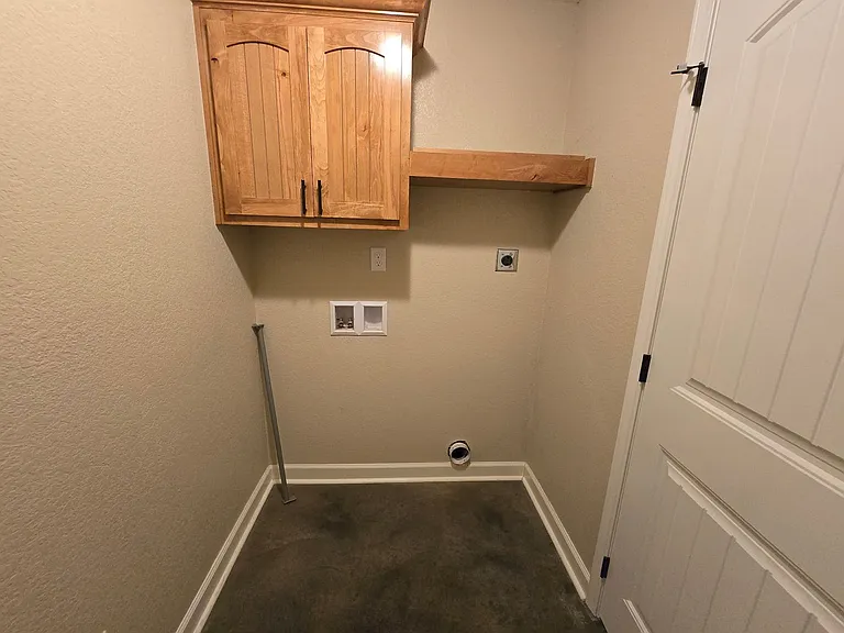 22217 Phillip Dr — Photo 10