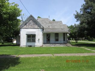 601 W Vanderen St, Newman, IL 61942