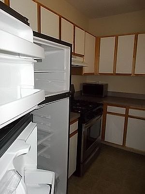 3rd image of 681 Bergen St #3