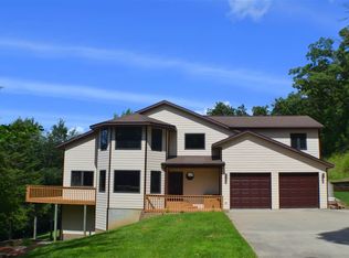 2715 Cedar Rd, Decorah, IA 52101
