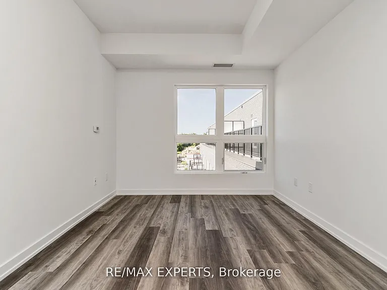 430 Essa Rd #424 — Photo 11