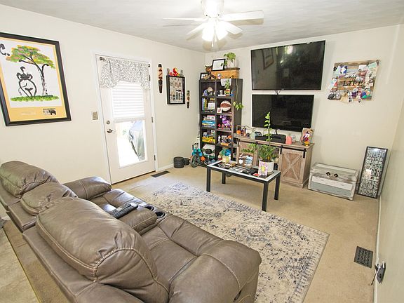 3rd image of 3613 Platte Ct