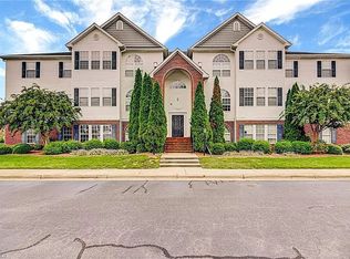 4290 Cedarcroft Ct APT 1B, Greensboro, NC 27409