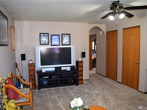 3rd image of 8922 Corbin Dr