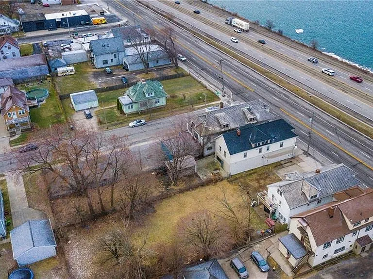 2877 Niagara St — Photo 3