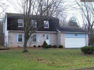 625 Squirrel Hill Dr, Youngstown, OH 44512