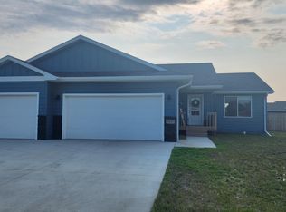 1641 4th St NW, Watertown, SD 57201