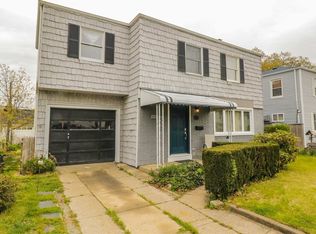 755 Sharon Rd, Copiague, NY 11726