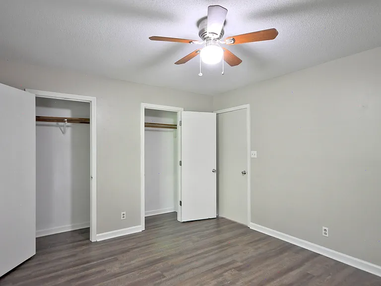 460 Martha Ln #C — Photo 23
