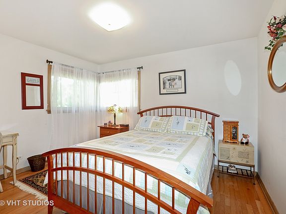 5th image of 20542 Greenwood Dr
