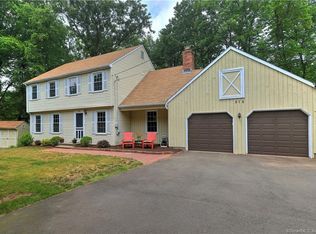 315 W Woods Rd, Hamden, CT 06518