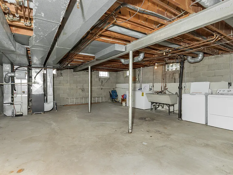 347 N Eton St #18 — Photo 23