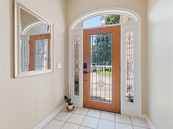4th image of 108 Buena Vista Ct
