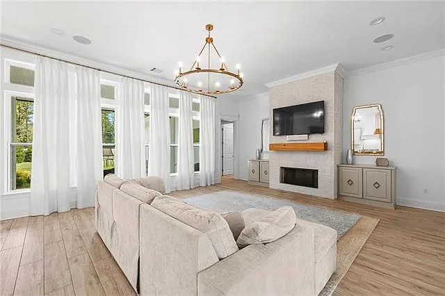 4 bed, 3.0 bath, 2780 sqft, $4,500 — Photo 4
