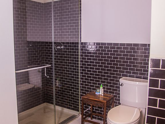 4th image of 9 Navy Pier Ct