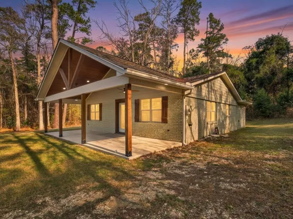 525 Charmaine Dr E, Woodville, TX 75979