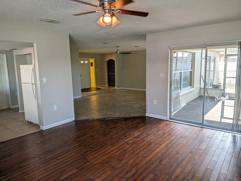 8206 Dedham Dr — Photo 4
