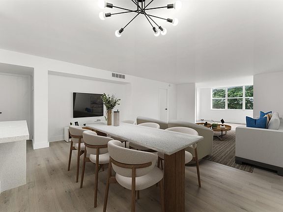 5th image of 441 NE 195th Street #302